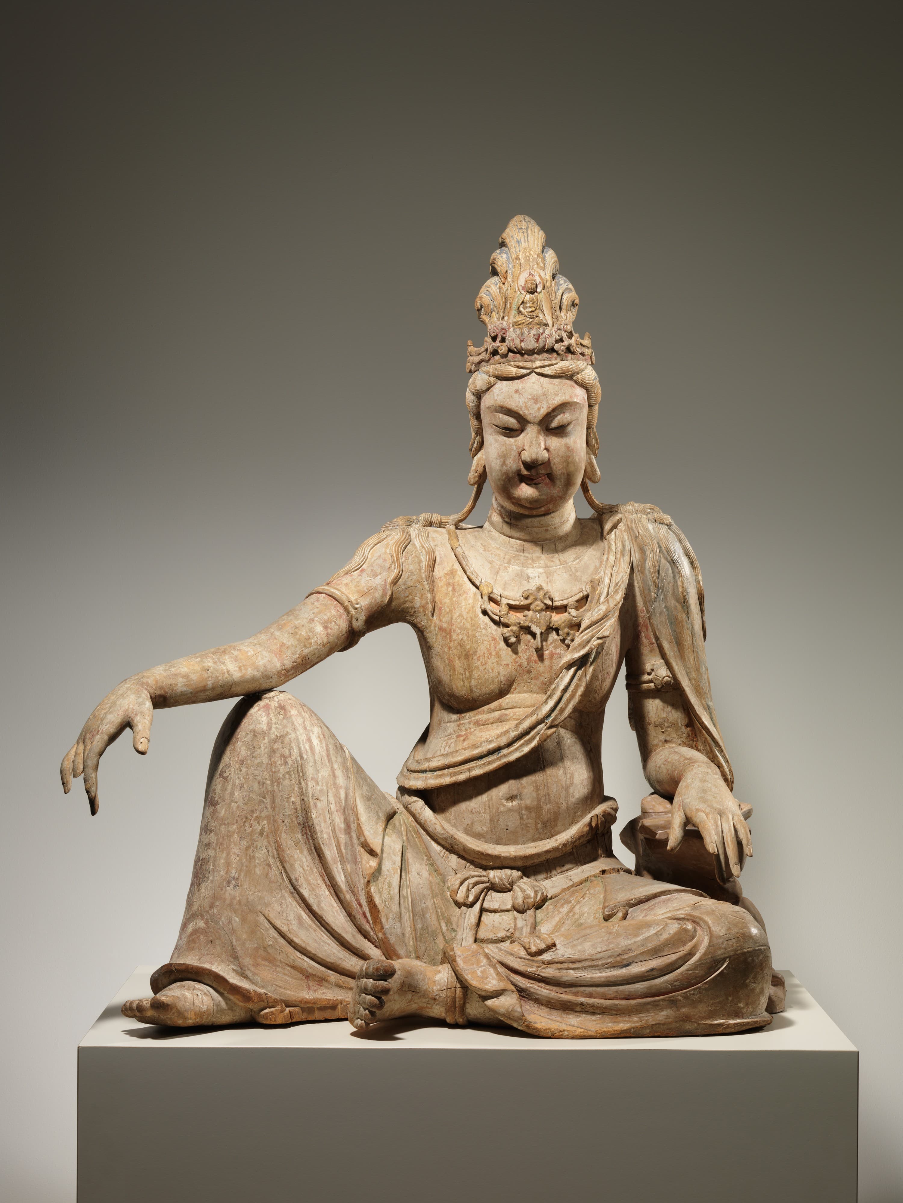 水月觀音木雕，遼代，大都會博物館藏